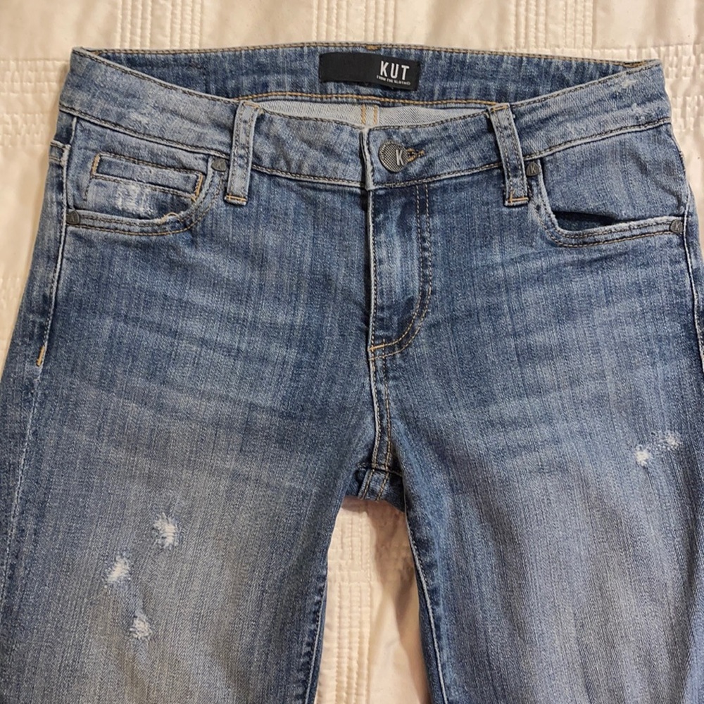 Kut From the Kloth mid rise straight leg jean. Size 24.